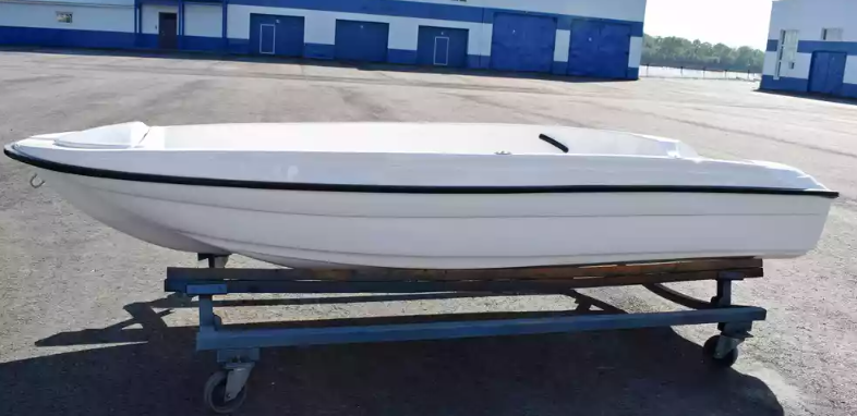 Стеклопластиковая лодка Пингвин (тримаран) в Кирове