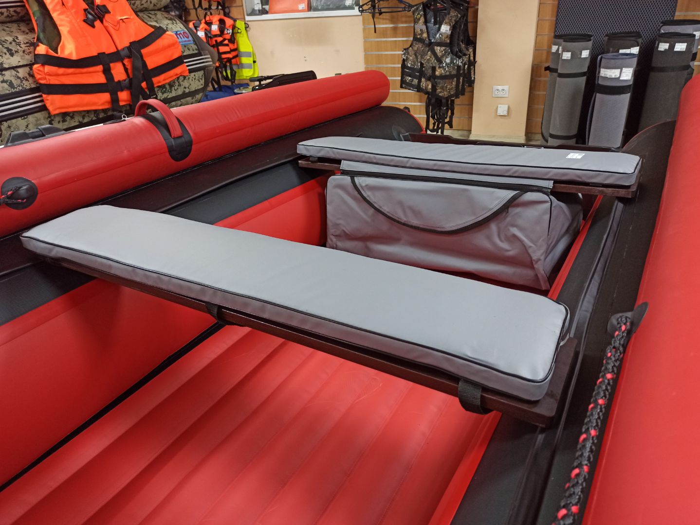 КОМПЛЕКТ МЯГКИХ НАКЛАДОК С СУМКОЙ ДЛЯ ЛОДОК 110Х20 СЕРЫЙ в Кирове