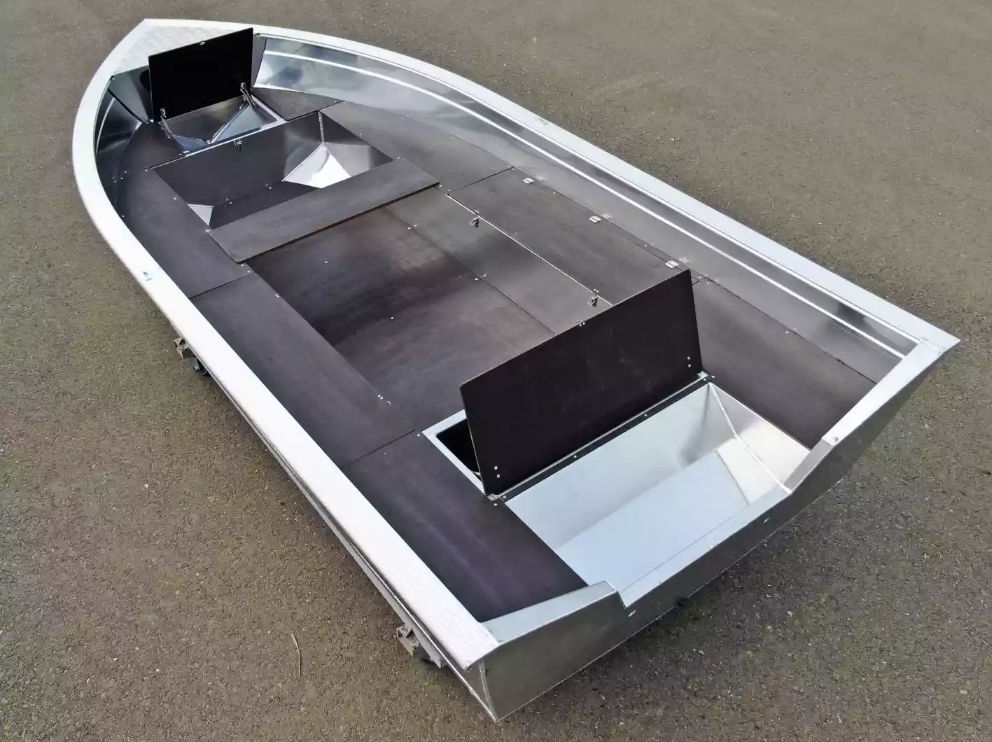 Алюминиевая лодка  Неман-420 в Кирове