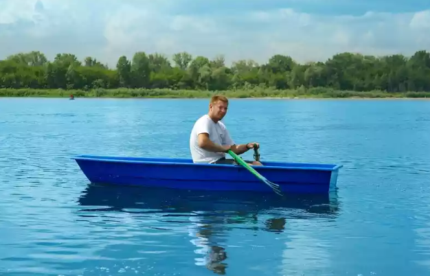 Стеклопластиковая лодка Малютка в Кирове