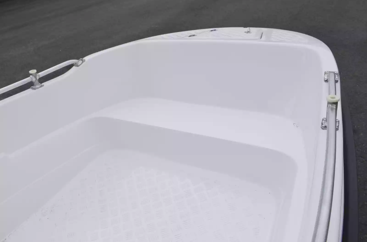 Стеклопластиковая лодка Пингвин New (тримаран) в Кирове