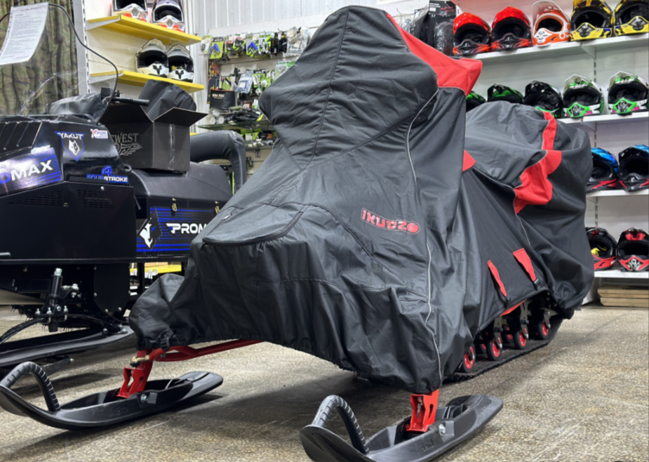 Чехол транспорт. снегохода IKUDZO HUNTER черно-красный Оксфорд ПРЕМИУМ качества с лого IKUDZO в Кирове