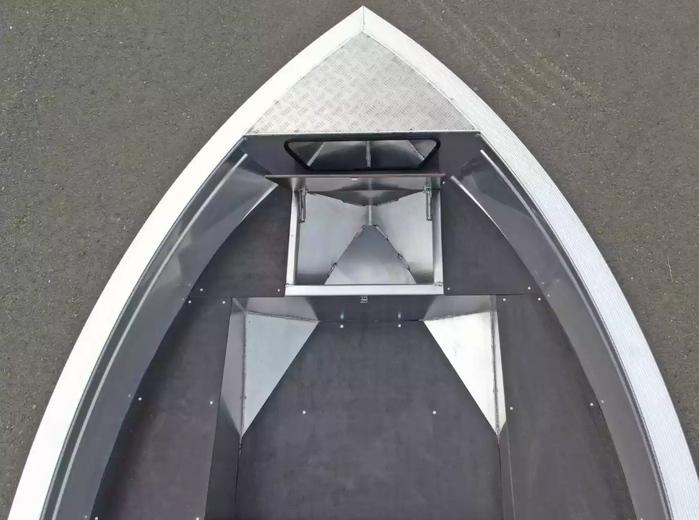 Алюминиевая лодка  Неман-420 в Кирове