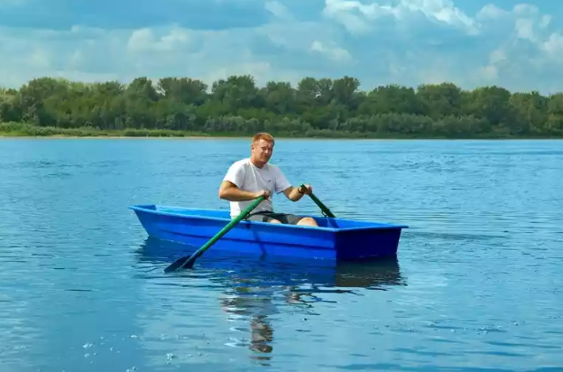 Стеклопластиковая лодка Малютка в Кирове