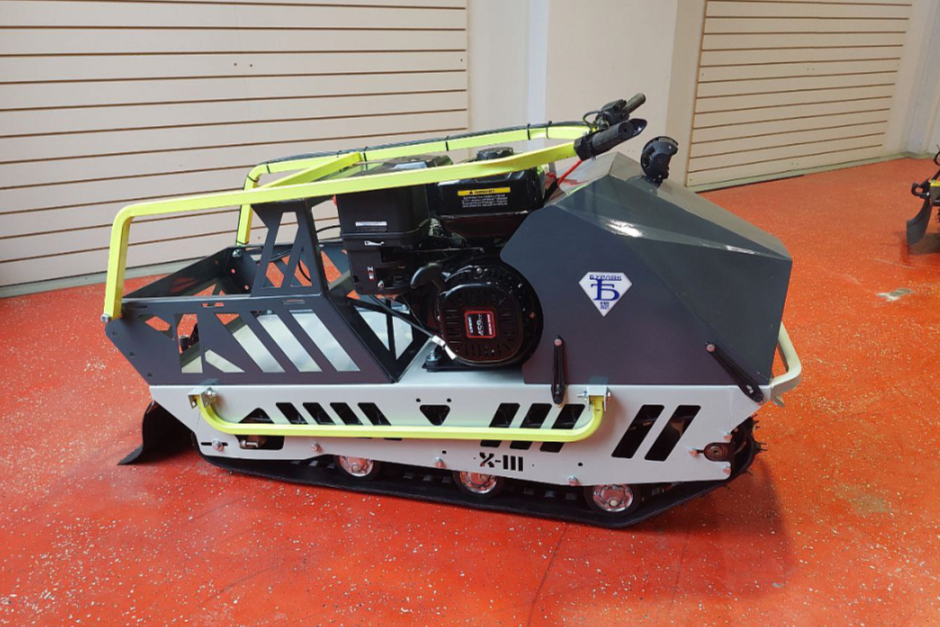 Мотобуксировщик Бурлак Пионер в Кирове