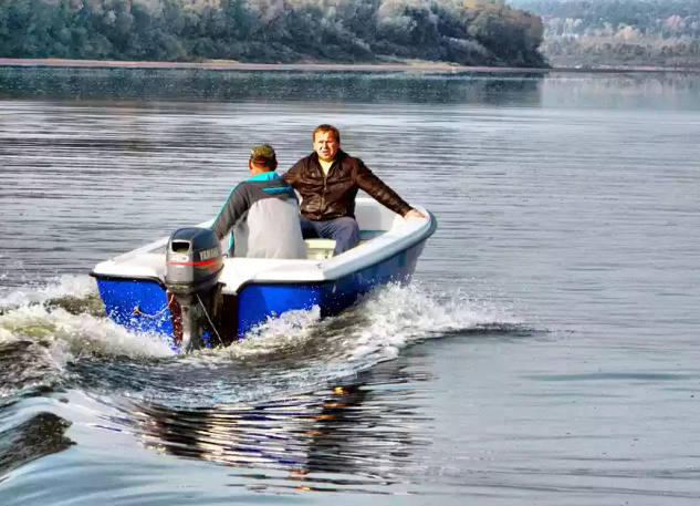 Стеклопластиковая лодка Wyatboat 430 тримаран в Кирове