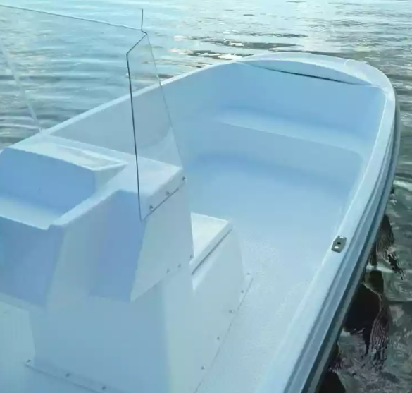 Стеклопластиковая лодка Пингвин с консолью (тримаран) в Кирове