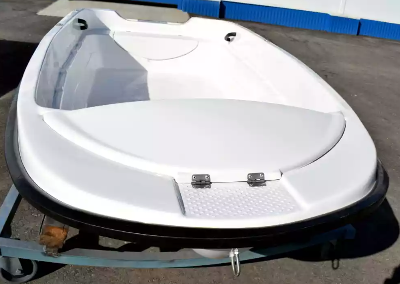 Стеклопластиковая лодка Пингвин (тримаран) в Кирове