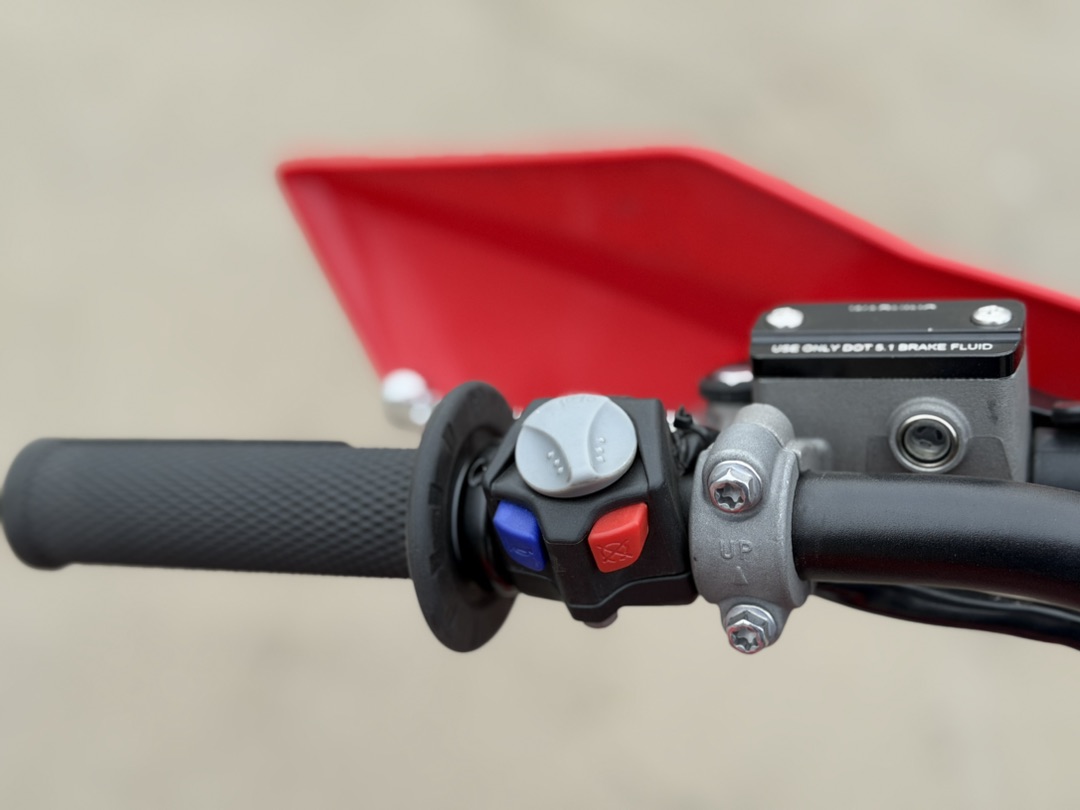 Кроссовый мотоцикл (эндуро) PROMAX WOLVERINE 302 2T EFI в Кирове