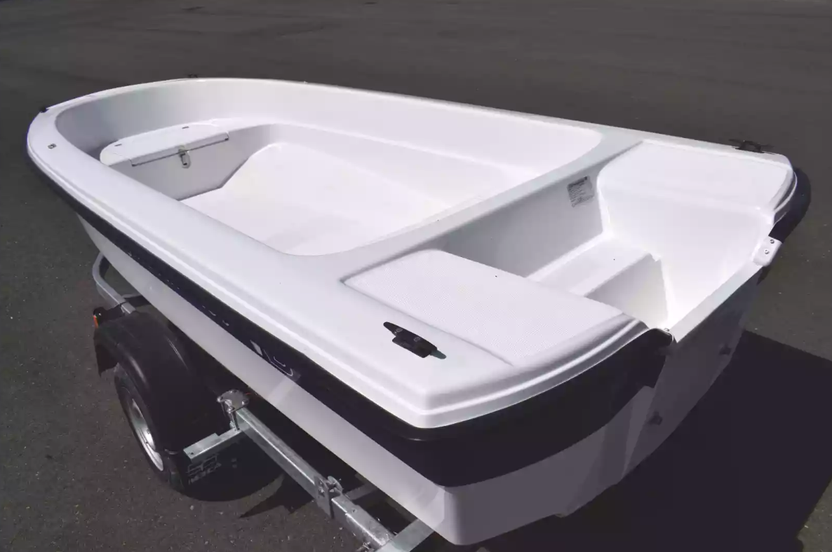 Стеклопластиковая лодка Wyatboat 430 тримаран в Кирове